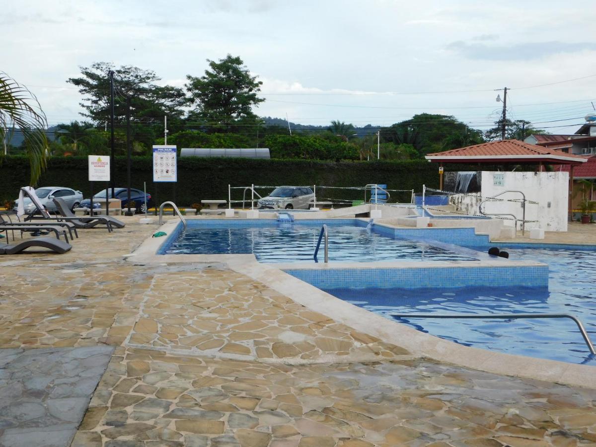 יקו Condo Villa B27 Sleeps Five People - B28 Sleeps Six People - Price Includes Housekeeping Fees Not Taxes - Very Close To The Pool And Beach! מראה חיצוני תמונה