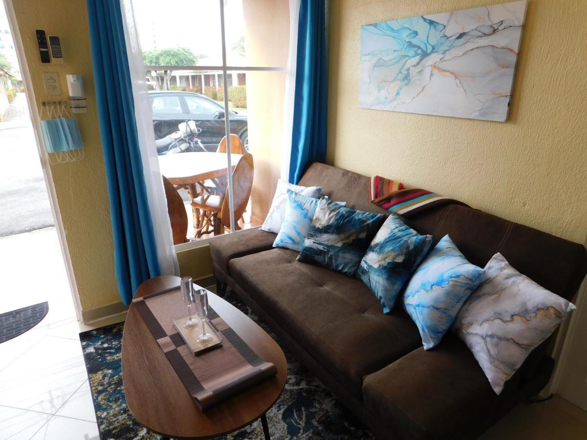 יקו Condo Villa B27 Sleeps Five People - B28 Sleeps Six People - Price Includes Housekeeping Fees Not Taxes - Very Close To The Pool And Beach! מראה חיצוני תמונה