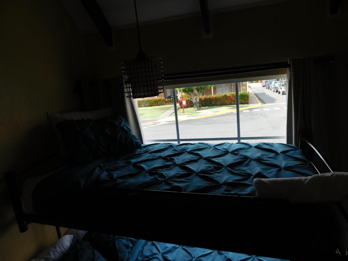 יקו Condo Villa B27 Sleeps Five People - B28 Sleeps Six People - Price Includes Housekeeping Fees Not Taxes - Very Close To The Pool And Beach! מראה חיצוני תמונה